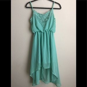 POETRY LACE FRONT WITH HIGH LOW BOTTON